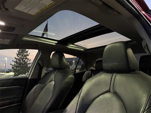 Used 2018 Toyota Camry XSE image 34