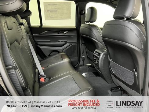 New 2025 Jeep Grand Cherokee Altitude AWD/4WD image 17