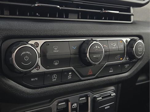 New 2026 Jeep Gladiator Sport image 15