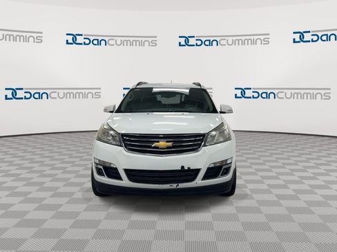 Used 2016 Chevrolet Traverse LT w/ Style and Technology Package FWD image 3