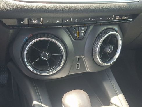 Used 2019 Chevrolet Blazer LT FWD image 15