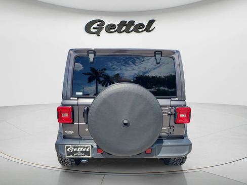 Used 2018 Jeep Wrangler Unlimited Sahara w/ LED Lighting Group AWD/4WD image 6