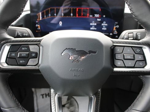 Used 2025 Ford Mustang Coupe image 23