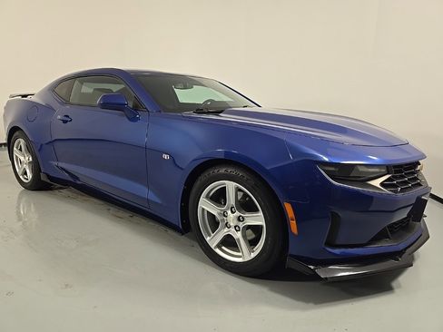Used 2020 Chevrolet Camaro LT image 7