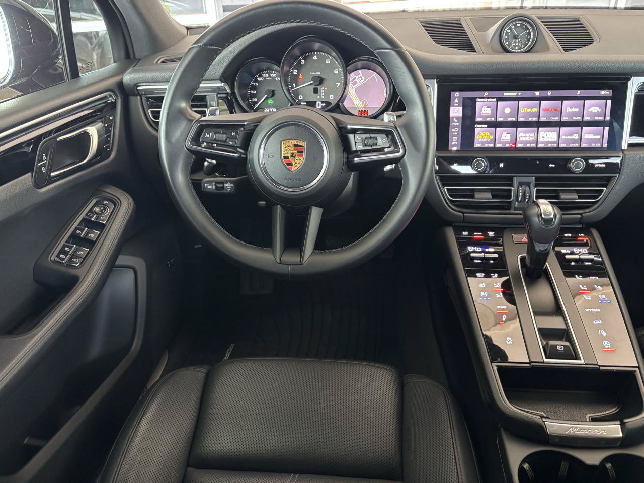 Used 2023 Porsche Macan S AWD/4WD image 13