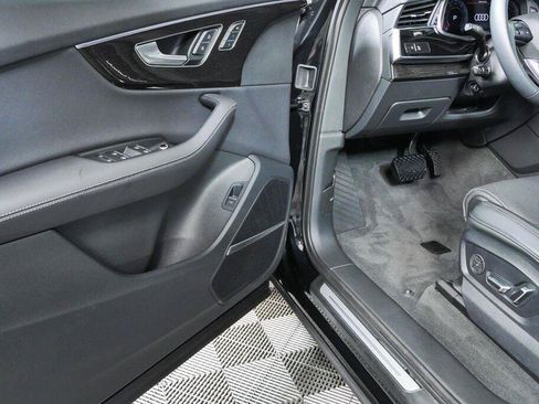 Used 2025 Audi Q7 3.0T Prestige AWD/4WD image 7