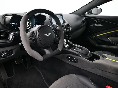 Used 2023 Aston Martin V8 Vantage Coupe RWD image 4