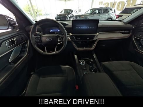 Used 2025 Ford Explorer ST image 10