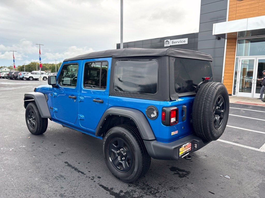 Used 2023 Jeep Wrangler Unlimited Sport AWD/4WD image 3
