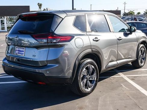 Used 2024 Nissan Rogue SV FWD image 6