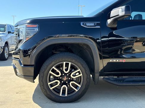 Used 2023 GMC Sierra 1500 AT4 w/ AT4 Preferred Package AWD/4WD image 4
