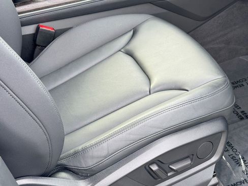 Certified 2023 Audi Q7 3.0T Premium Plus image 13