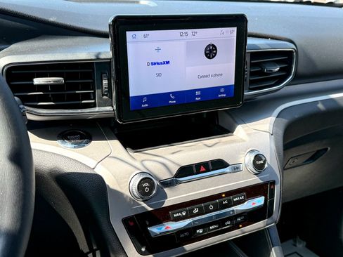 Used 2023 Ford Explorer XLT w/ Equipment Group 202A image 19