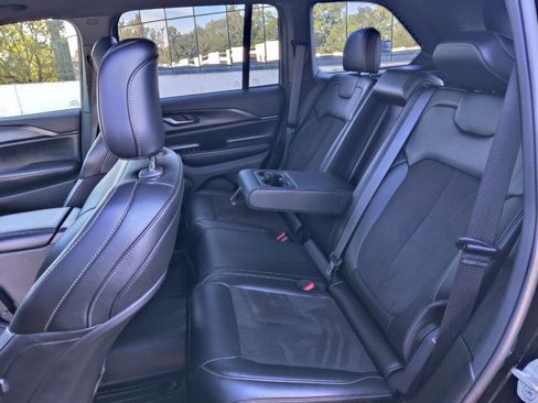 Used 2024 Jeep Grand Cherokee Altitude image 22