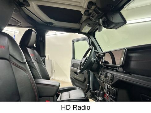 Used 2024 Jeep Wrangler Unlimited Rubicon AWD/4WD image 23