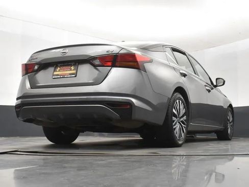Used 2023 Nissan Altima 2.5 SV image 13