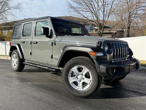 Used 2019 Jeep Wrangler Unlimited Sport S image 3