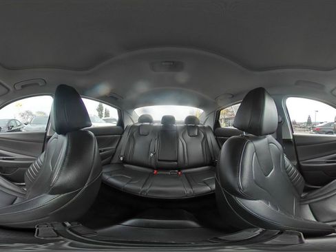 Used 2025 Hyundai Elantra Limited image 42