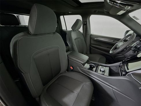 New 2025 Jeep Grand Cherokee Laredo X w/ Luxury Tech Group I image 29