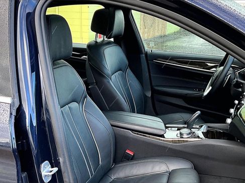 Used 2018 BMW 530i xDrive image 10