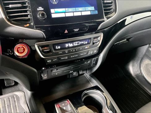 Used 2022 Honda Pilot Touring image 25