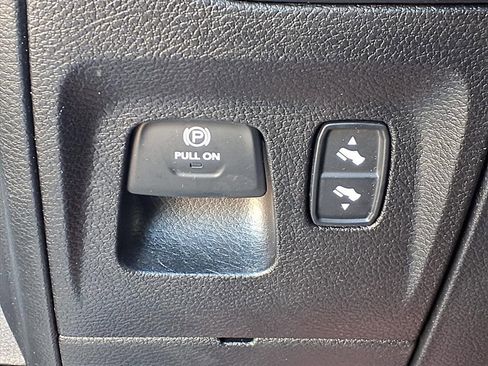 Used 2020 RAM 1500 Limited image 9