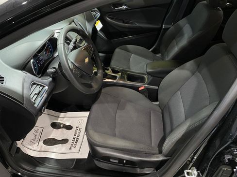 Used 2017 Chevrolet Cruze LT w/ Convenience Package image 9