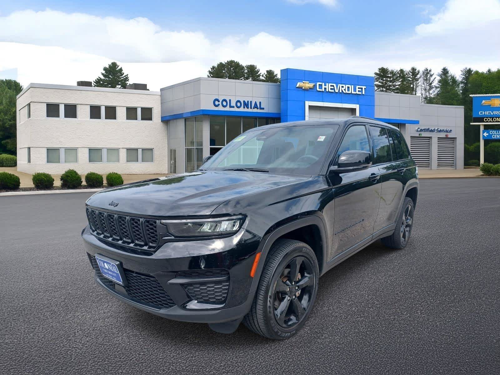 Used 2023 Jeep Grand Cherokee Altitude AWD/4WD image 1