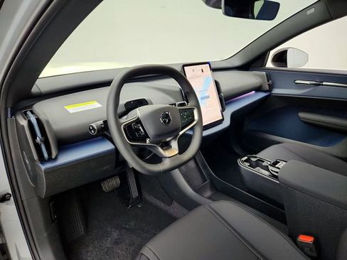 New 2026 Volvo EX30 Plus image 17