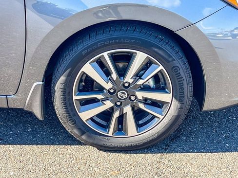 Used 2022 Nissan Versa SV w/ Trunk Package image 15