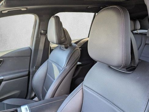 Used 2024 Mercedes-Benz GLC 300 4MATIC image 14