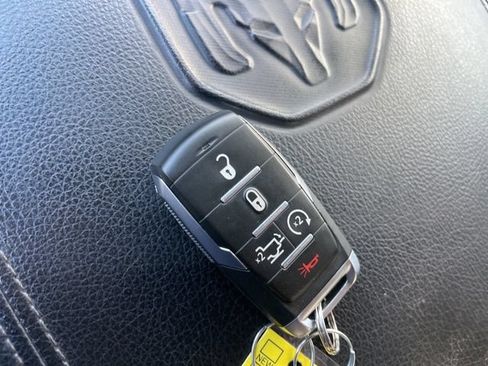 Used 2022 RAM 1500 Laramie RWD image 32