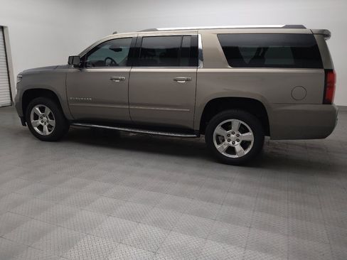 Used 2017 Chevrolet Suburban Premier RWD image 3