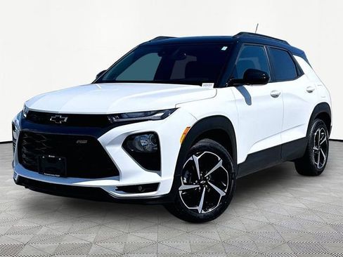 Used 2021 Chevrolet TrailBlazer RS w/ Sun and Liftgate Package AWD/4WD image 3