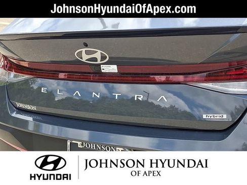 Used 2025 Hyundai Elantra SEL w/ Cargo Package FWD image 25