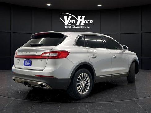 Used 2017 Lincoln MKX Select w/ Select Plus Package image 3