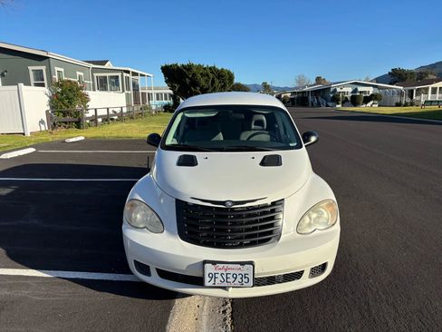 Used 2009 Chrysler PT Cruiser image 5
