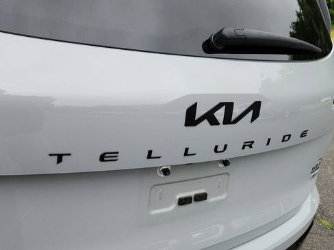 Used 2025 Kia Telluride AWD image 30