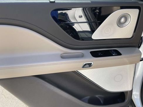 Used 2022 Lincoln Aviator Grand Touring w/ Equipment Group 301A AWD/4WD image 35