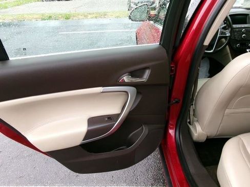 Used 2013 Buick Regal Premium FWD image 15