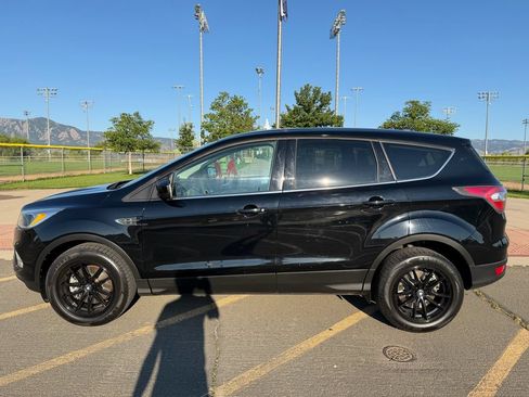 Used 2017 Ford Escape SE AWD/4WD image 8