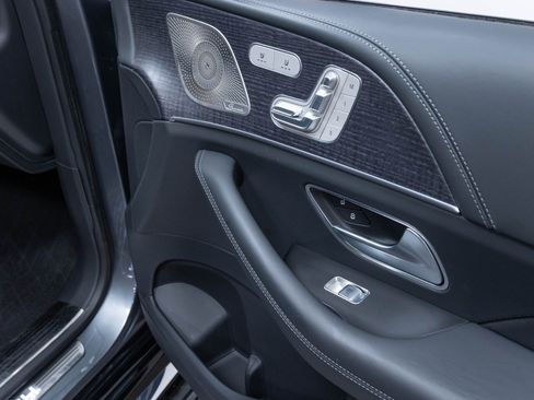 Used 2022 Mercedes-Benz Maybach GLS 600 4MATIC image 49