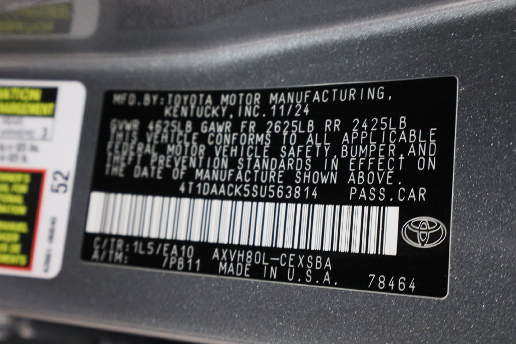 Used 2025 Toyota Camry SE w/ Convenience Package FWD image 33