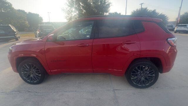 Used 2023 Jeep Compass Limited AWD/4WD image 5