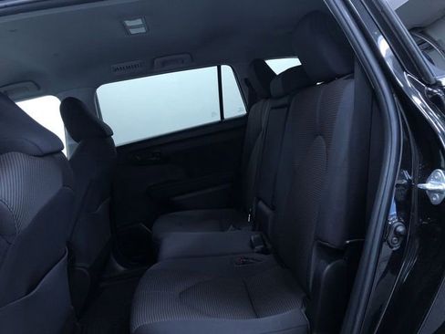 Certified 2023 Toyota Highlander L image 19