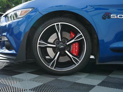 Used 2017 Ford Mustang GT Premium w/ Equipment Group 401A RWD image 83