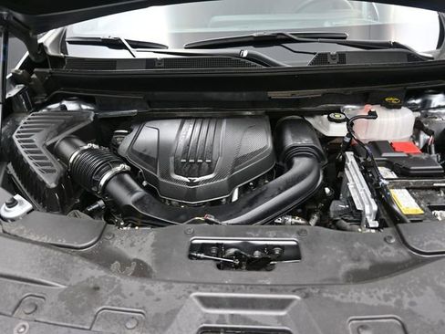 Used 2025 Chevrolet Traverse LT image 31