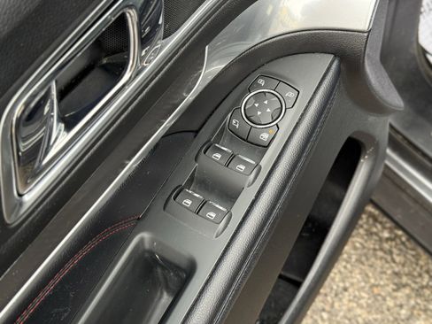 Used 2018 Ford Explorer Sport w/ Equipment Group 401A image 11