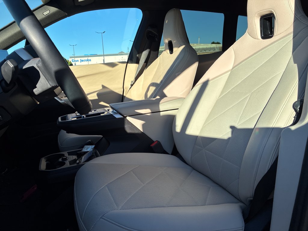 Certified 2024 BMW iX xDrive50 w/ Premium Package AWD/4WD image 13