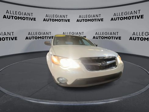 Used 2009 Subaru Outback 2.5i Special Edition AWD/4WD image 4